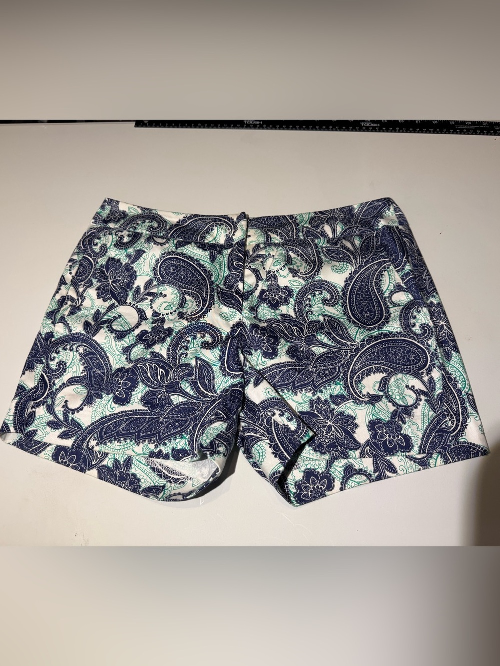 Kenji (Anthropologie) Paisley Print Women's Shorts - Navy & Mint-sz 4